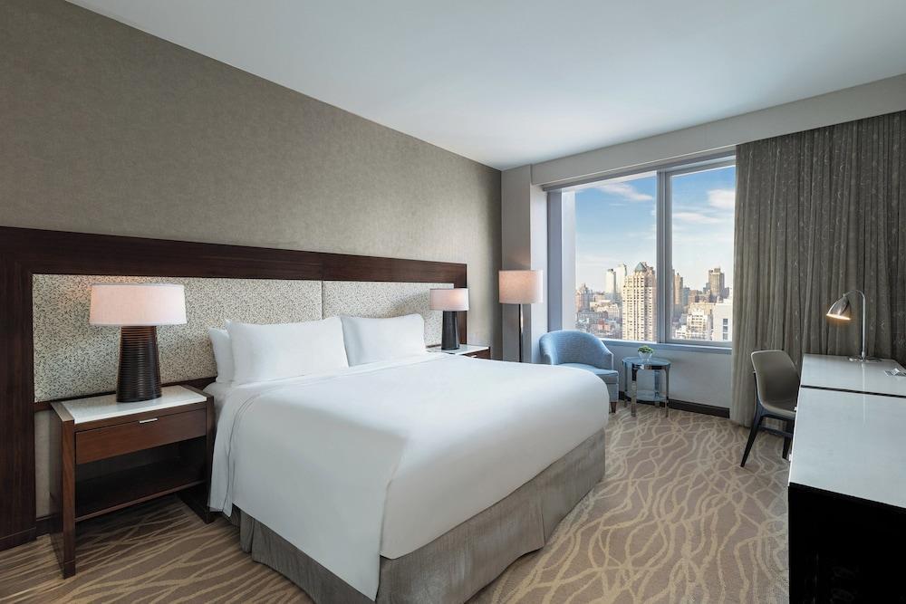InterContinental - New York Times Square Room Type - Premium Room, 1 King Bed (Skyline View)