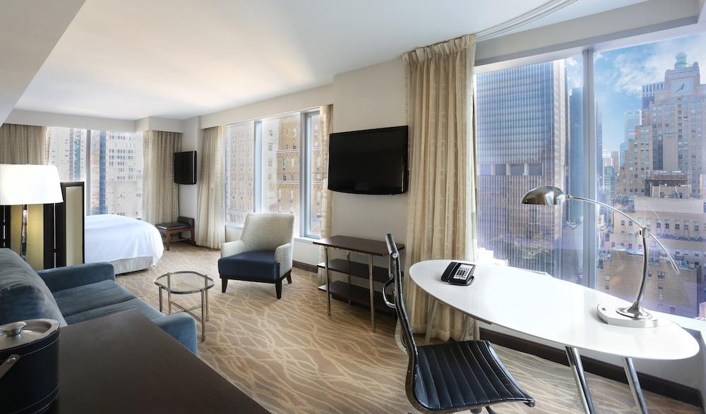 InterContinental - New York Times Square Room Type - 1 King Junior Suite Skyline View