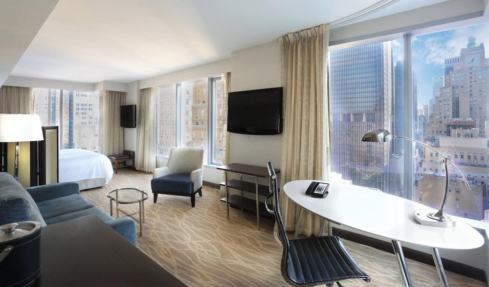 InterContinental - New York Times Square Room Type - 1 King Junior Suite Skyline View
