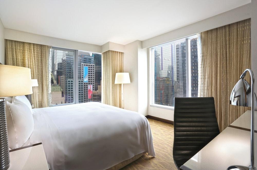 InterContinental - New York Times Square Room Type - 1 King Premium Corner Room