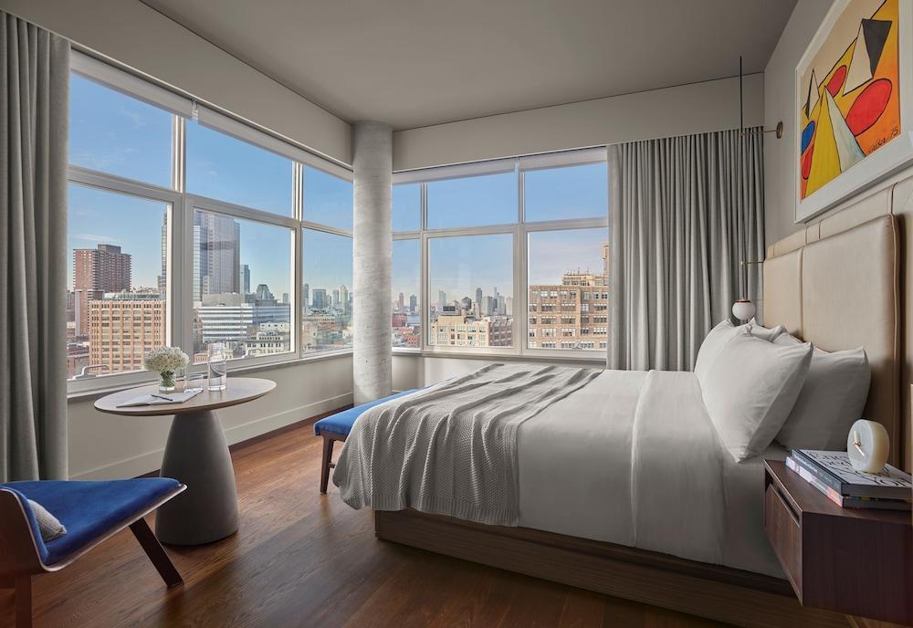ModernHaus SoHo Room Type - Studio, 1 King Bed, Mobility Accessible (ModernHaus, Roll-In Shower) ModernHaus SoHo Room Type - Studio, 1 King Bed, Mobility Accessible (ModernHaus, Roll-In Shower)