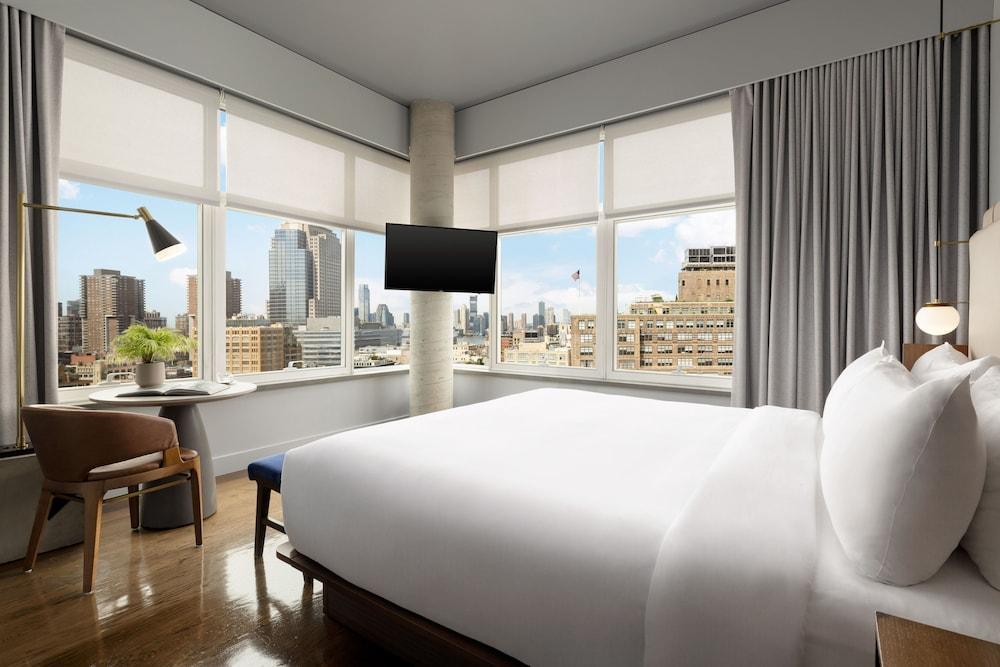 ModernHaus SoHo Room Type - Studio, 1 King Bed (Skyline)