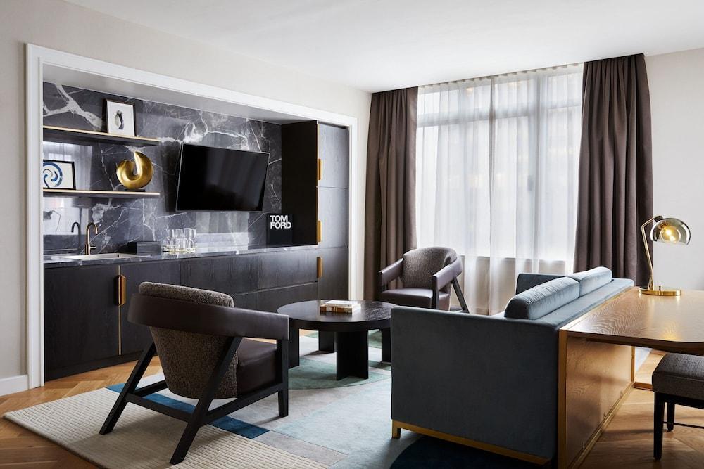 The London, a Luxury Collection Hotel, New York City Room Type - Suite, 1 Bedroom (View)