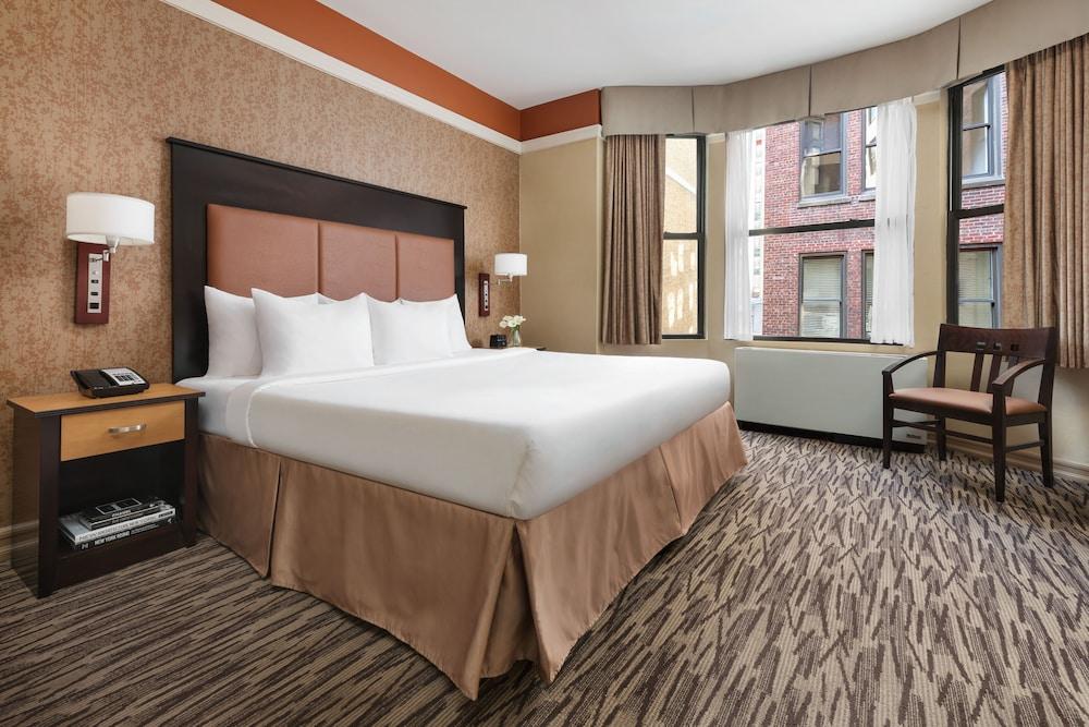 The Hotel @ Fifth Avenue Room Type - Superior King Room