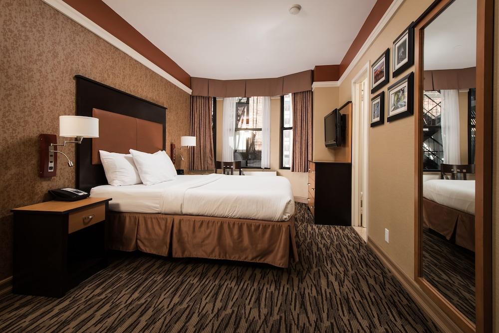 The Hotel @ Fifth Avenue Room Type - Room, 1 King Bed, Accessible