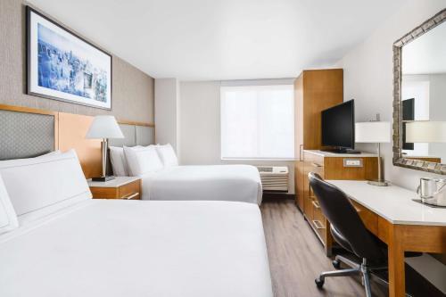 DoubleTree by Hilton New York City - Chelsea - Tap to explore photos