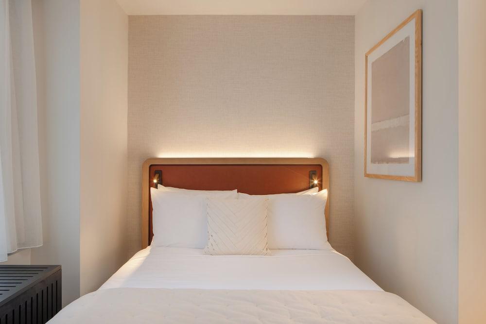 Aura Hotel Times Square Room Type - Standard Room (Full)