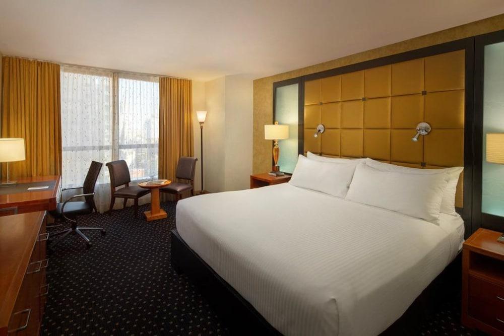 Millennium Hotel Broadway Times Square Room Type - Standard Room, 1 Queen Bed