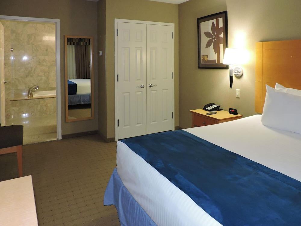 Marco LaGuardia Hotel Room Type - Executive Suite, 1 Bedroom