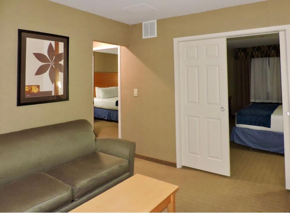 Marco LaGuardia Hotel Room Type - Family Suite, 2 Bedrooms