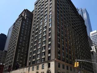 The Manhattan Club - Tap to explore photos