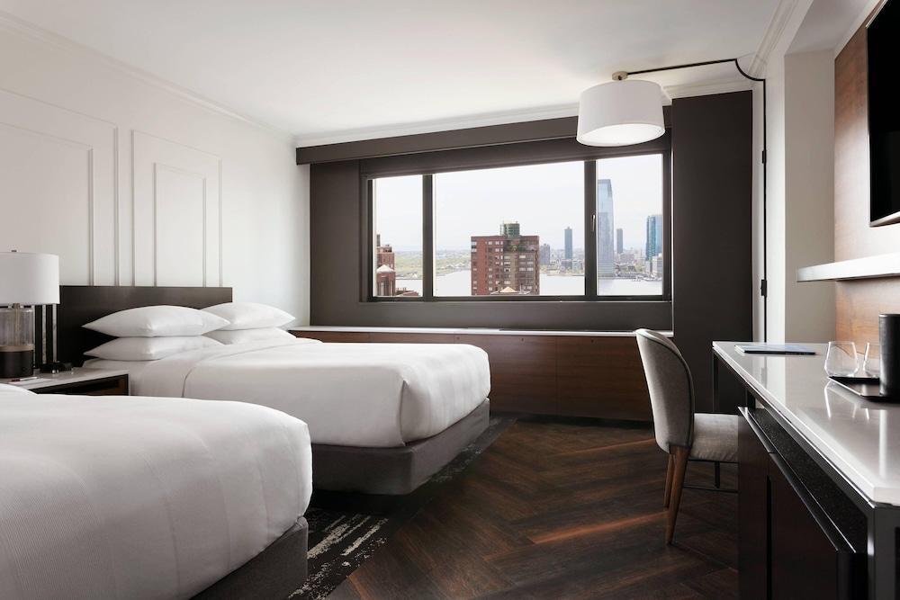 New York Marriott Downtown Room Type - Deluxe Room, 2 Double Beds, Harbor View