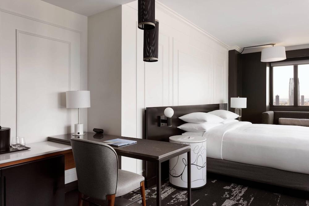 New York Marriott Downtown - Tap to explore photos