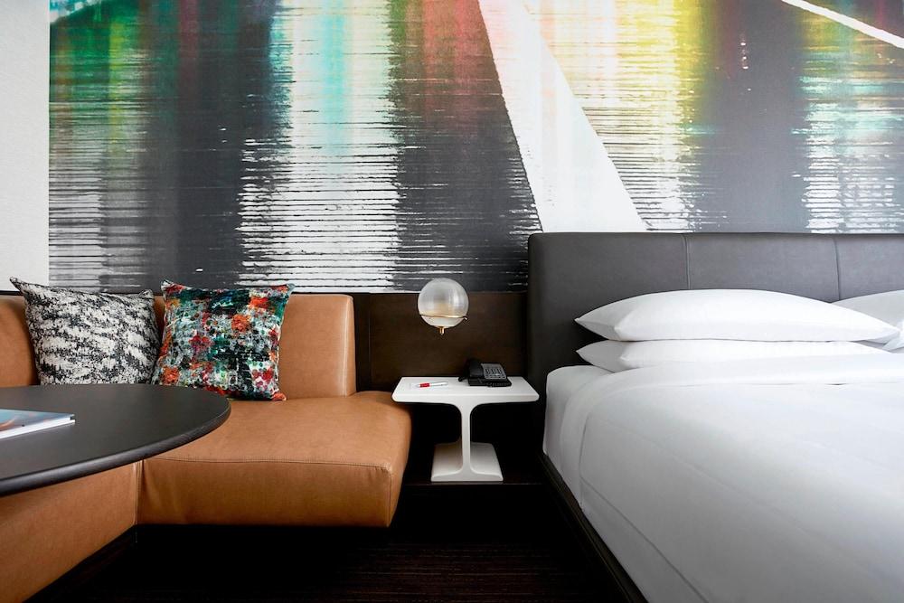 New York Marriott at the Brooklyn Bridge Room Type - Room, 1 King Bed (Mobility Accessible, Roll-In Shower) New York Marriott at the Brooklyn Bridge Room Type - Room, 1 King Bed (Mobility Accessible, Roll-In Shower)
