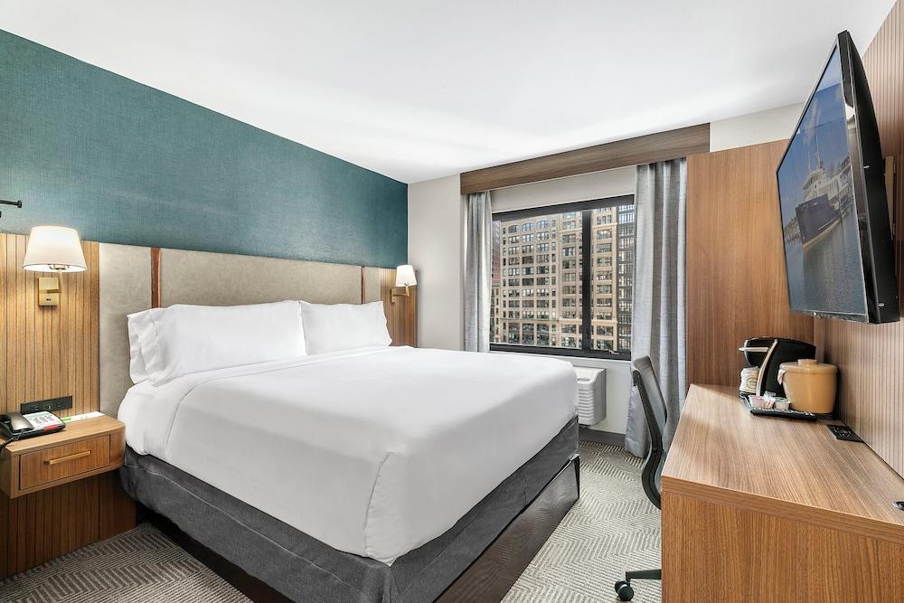 Holiday Inn Manhattan 6th Ave - Chelsea - Tap to explore photos