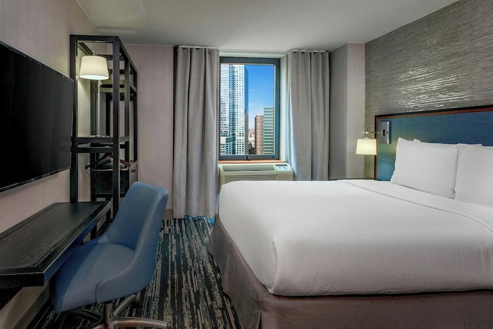 Fairfield Inn by Marriott New York Manhattan/Times Square - Tap to explore photos