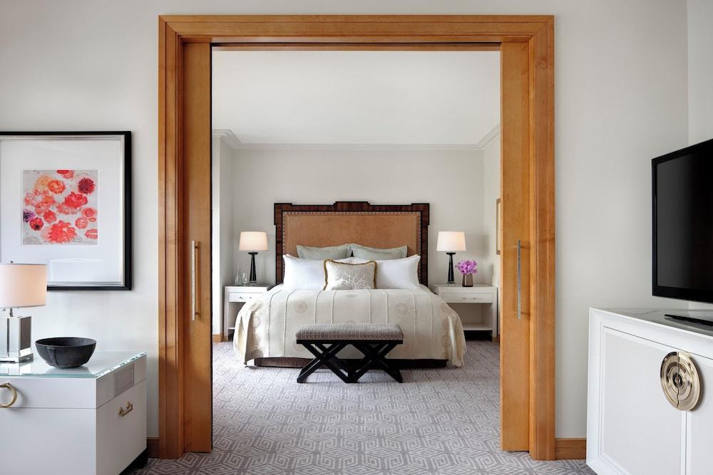 Lotte New York Palace Room Type - Executive Suite, 1 King Bed, Tower