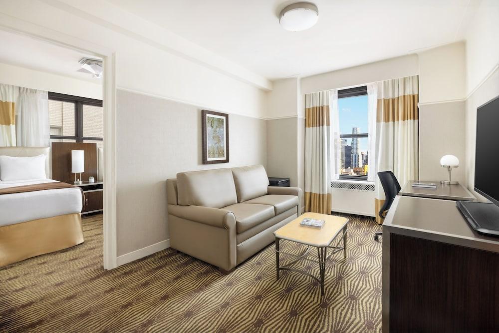 The New Yorker Hotel Room Type - Family Suite