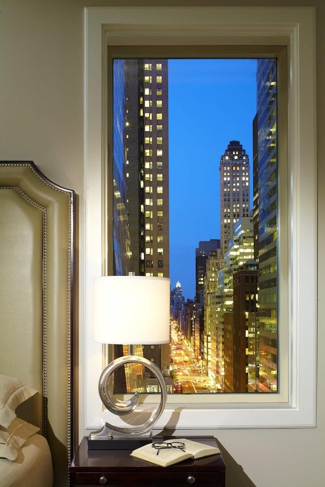 Omni Berkshire Place Room Type - Suite, 1 King Bed (Madison)