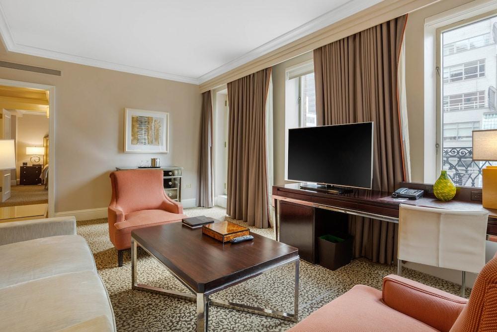 Omni Berkshire Place Room Type - Suite, 1 King Bed (5th Avenue) Omni Berkshire Place Room Type - Suite, 1 King Bed (5th Avenue)