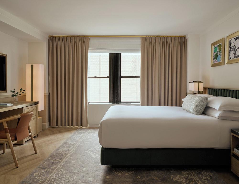 70 Park Avenue Room Type - Premium Room, 1 King Bed, Jetted Tub (Bath Shower Combo)