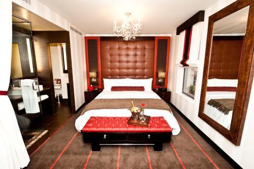 Sanctuary Hotel New York - Tap to explore photos
