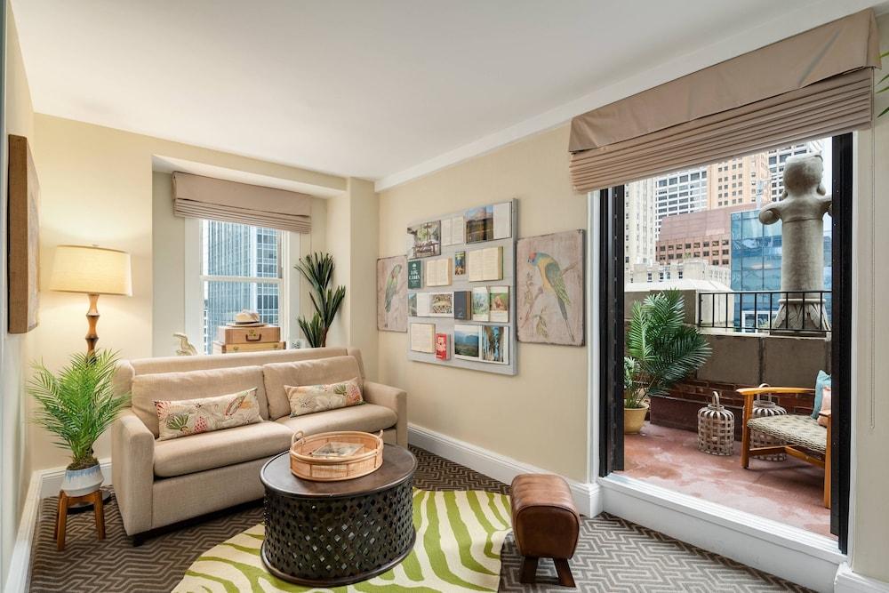 The Lexington Hotel, Autograph Collection by Marriott Room Type - Suite, 1 Bedroom (Balcony)