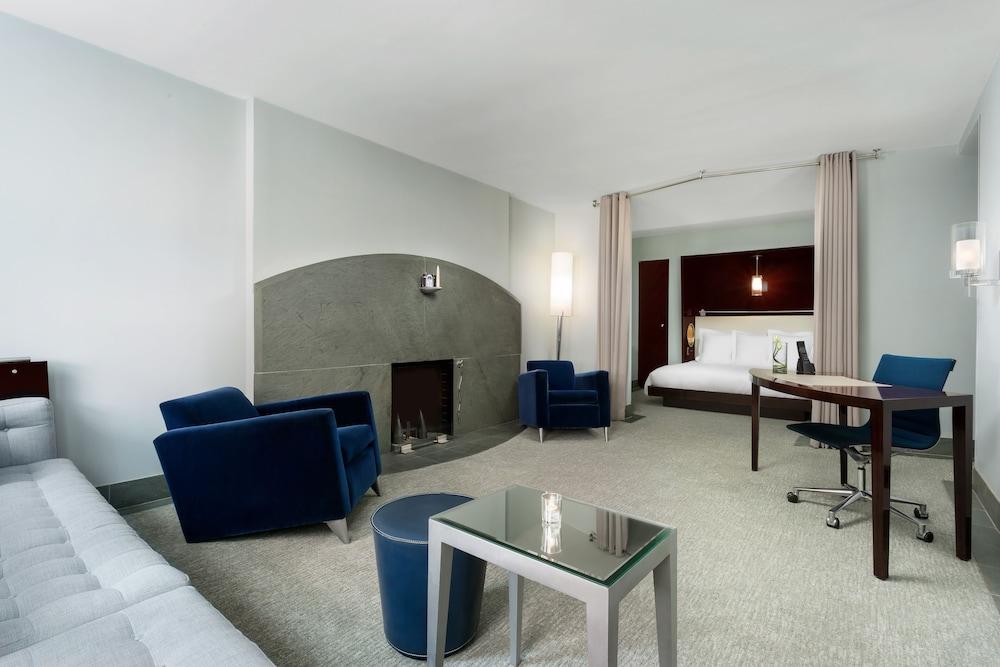 Royalton New York Room Type - Suite, 1 King Bed, City View