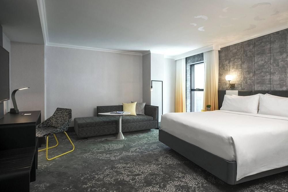 Renaissance New York Times Square Hotel by Marriott Room Type - Room, 1 King Bed, View, Corner (Broadway View)