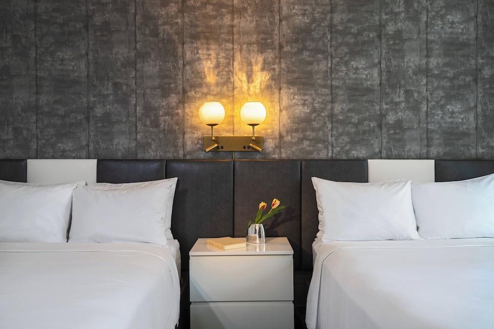 Renaissance New York Times Square Hotel by Marriott Room Type - Room, 2 Double Beds (Mobility Accessible, Roll-In Shower)