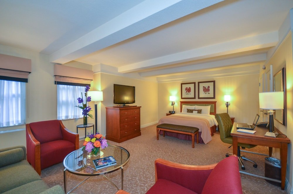 San Carlos Hotel Room Type - Executive Junior Suite, 1 King Bed: Oversized Room and Spacious Sitting area with Sofa Bed San Carlos Hotel Room Type - Executive Junior Suite, 1 King Bed: Oversized Room and Spacious Sitting area with Sofa Bed