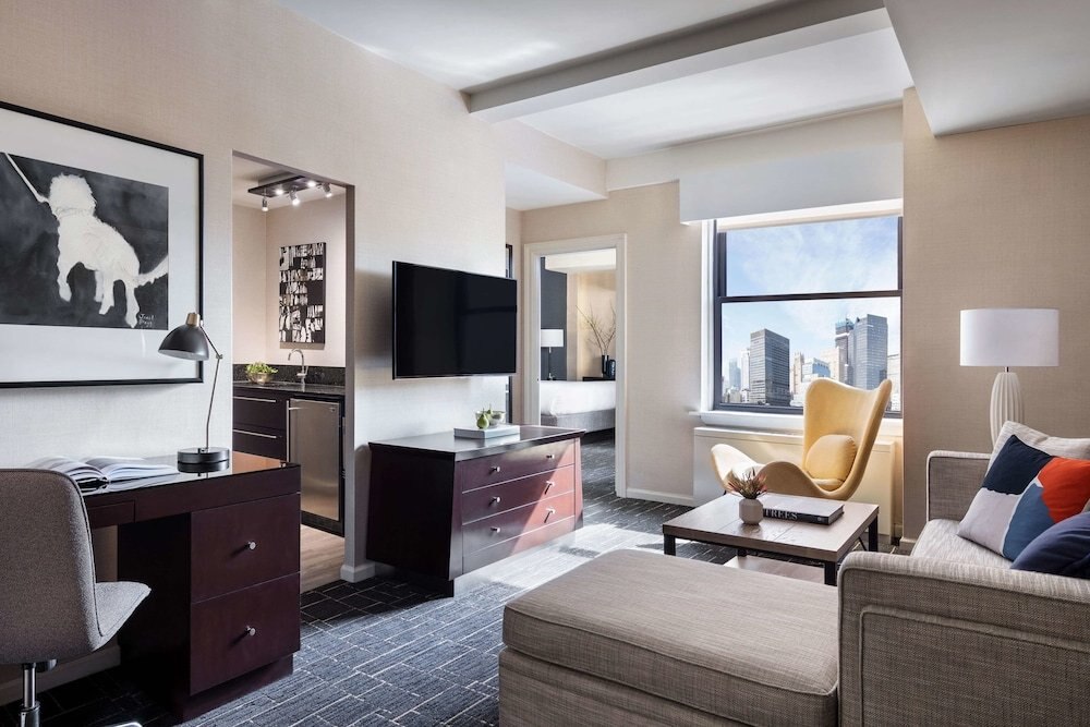 The Shelburne Sonesta New York Room Type - One Bedroom Suite Queen Bed Deluxe