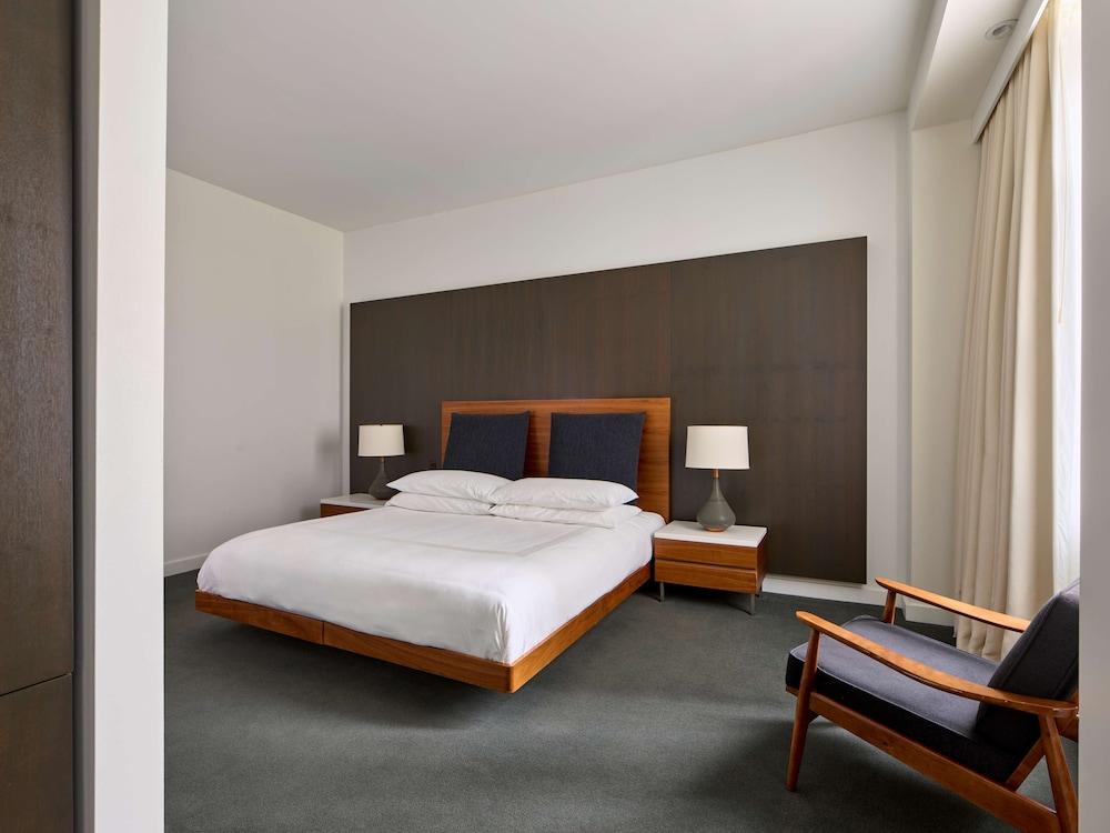 Smyth Tribeca Room Type - Junior Studio Suite, Accessible