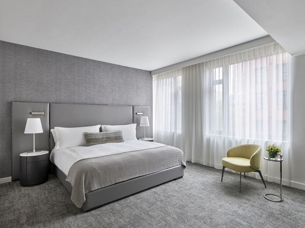 Smyth Tribeca Room Type - Deluxe Room, 1 King Bed, Accessible (Deluxe King Accessible)