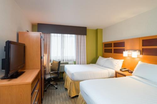 Holiday Inn Express - Times Square Room Type - Double Room with Two Double Beds High Floor
