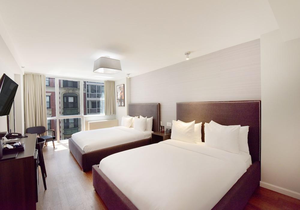 Hotel 32 32 Room Type - Double Queen Deluxe
