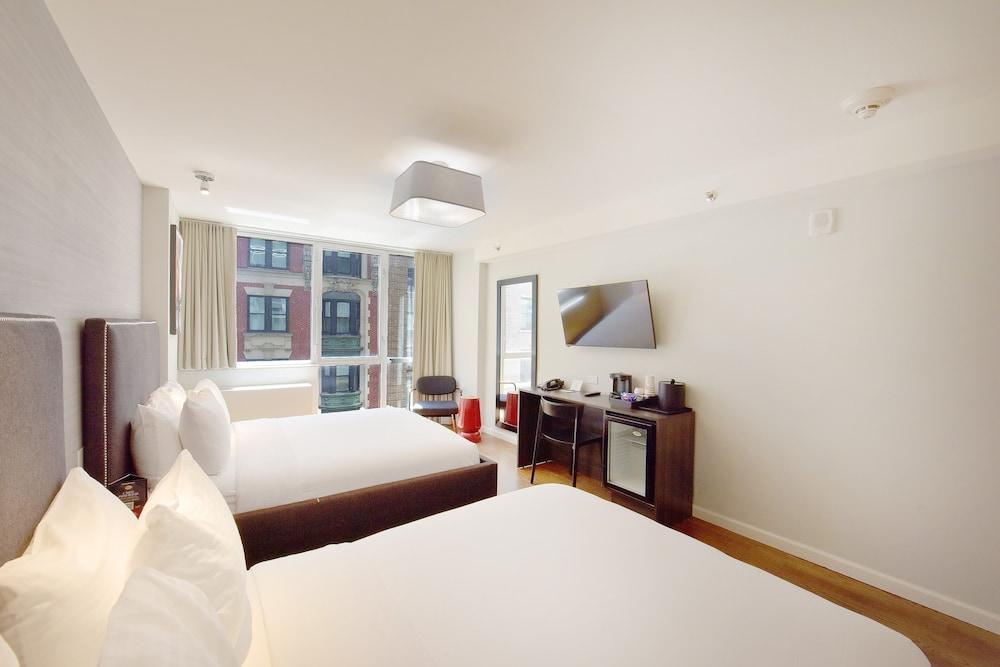 Hotel 32 32 Room Type - Double Queen Superior with Kitchen