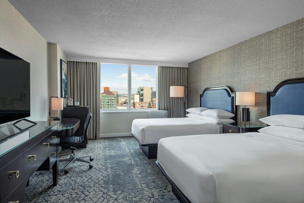 Sheraton LaGuardia East Hotel - Tap to explore photos