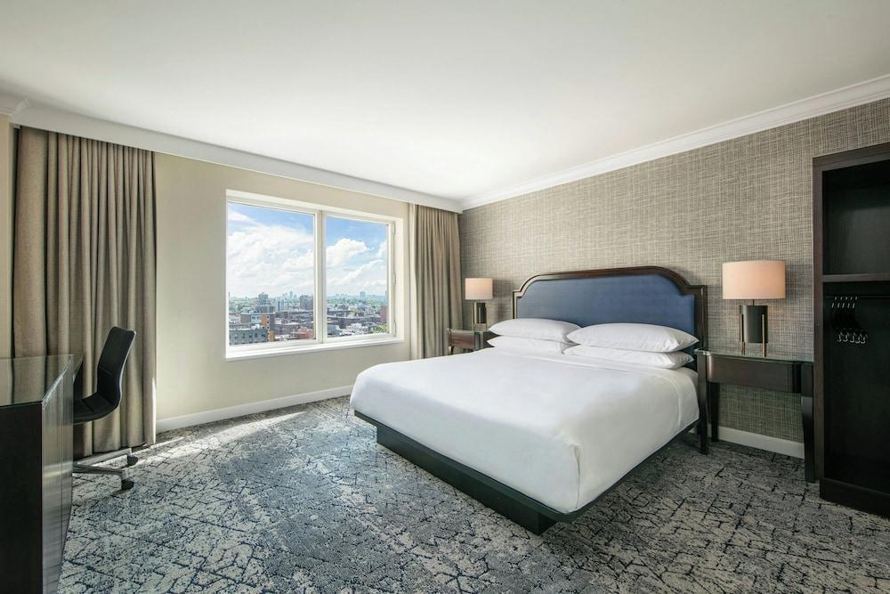 Sheraton LaGuardia East Hotel Room Type - Room, 1 King Bed (View)