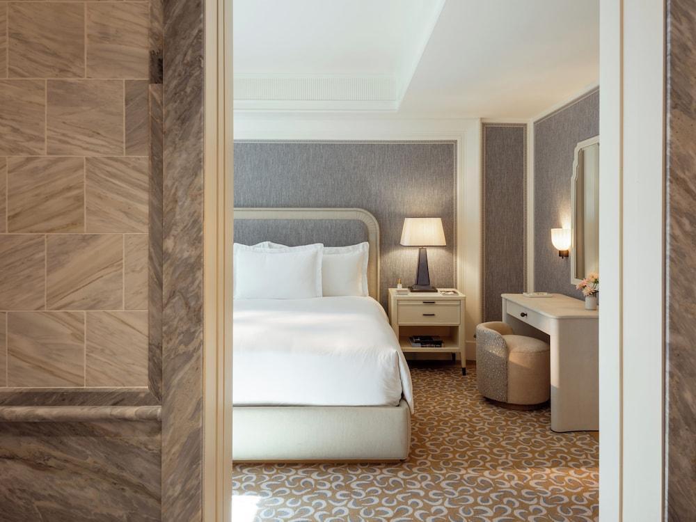 The Surrey A Corinthia Hotel Room Type - Deluxe Suite (Junior)