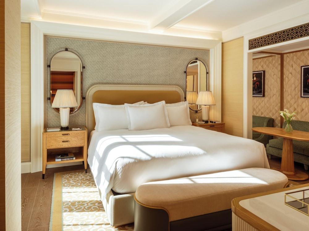The Surrey A Corinthia Hotel Room Type - Executive Room (King)