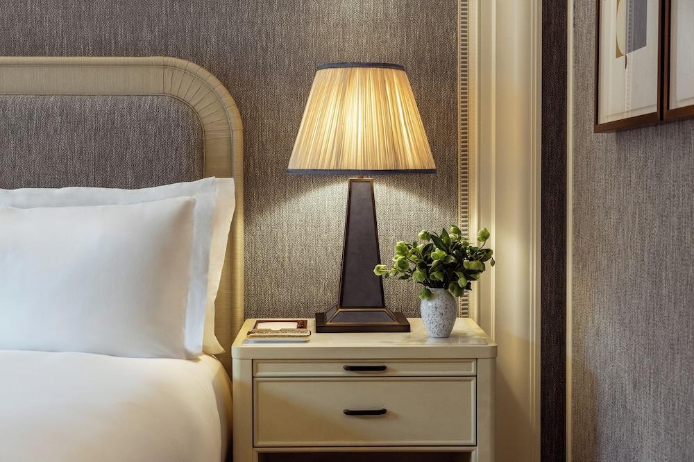 The Surrey A Corinthia Hotel Room Type - Deluxe Suite (Grand)