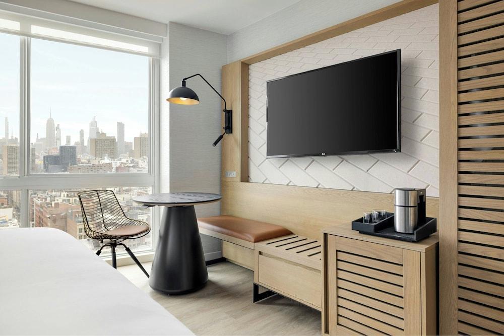 Sheraton Tribeca New York Hotel - Tap to explore photos