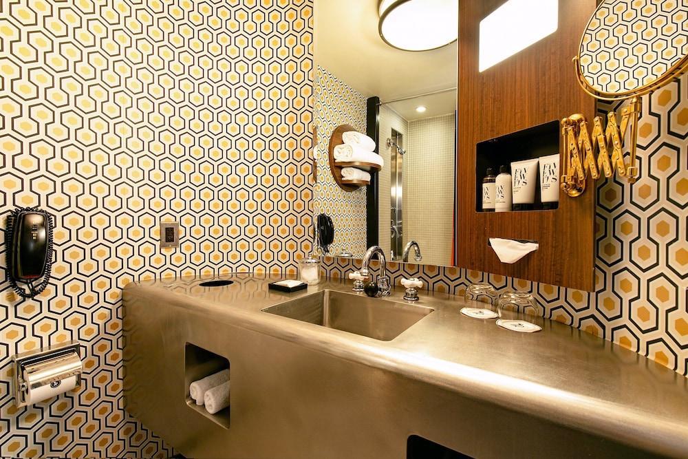 Roxy Hotel New York Room Type - Deluxe Room, 2 Double Beds Roxy Hotel New York Room Type - Deluxe Room, 2 Double Beds