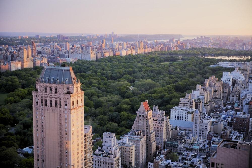 Four Seasons Hotel New York - Tap to explore photos