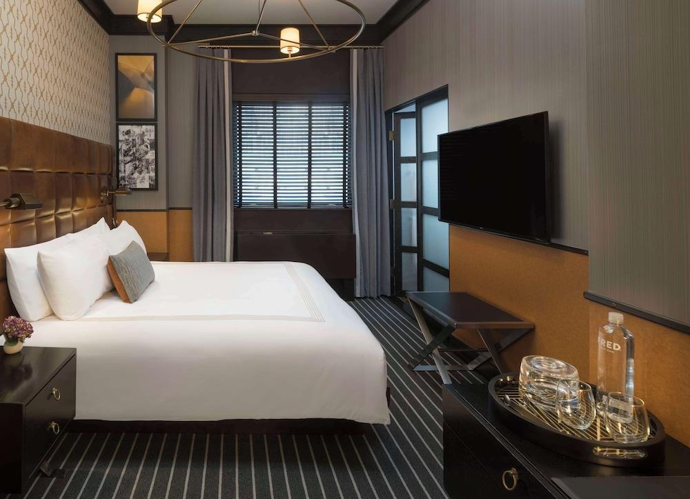 Gild Hall, A Thompson Hotel, by Hyatt Room Type - Room, 1 King Bed