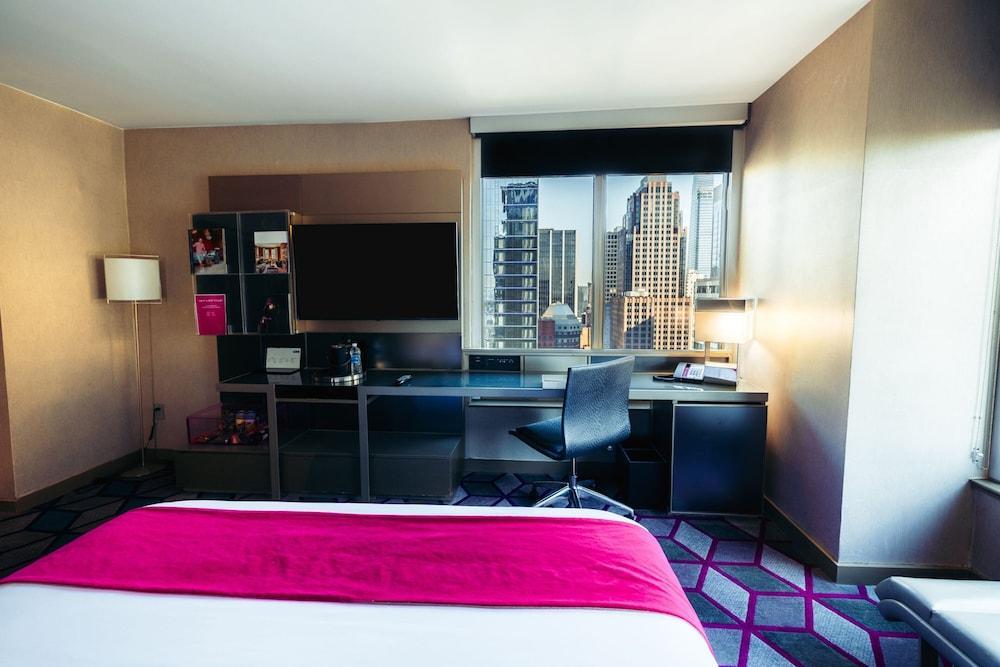 W New York - Times Square by Marriott Room Type - Room, 1 King Bed, Corner (View) W New York - Times Square by Marriott Room Type - Room, 1 King Bed, Corner (View)