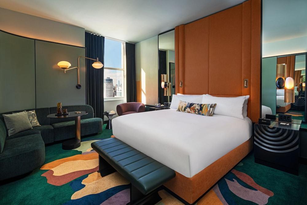 W New York - Union Square Room Type - Superior Room, 1 King Bed, City View (Hearing Accessible)