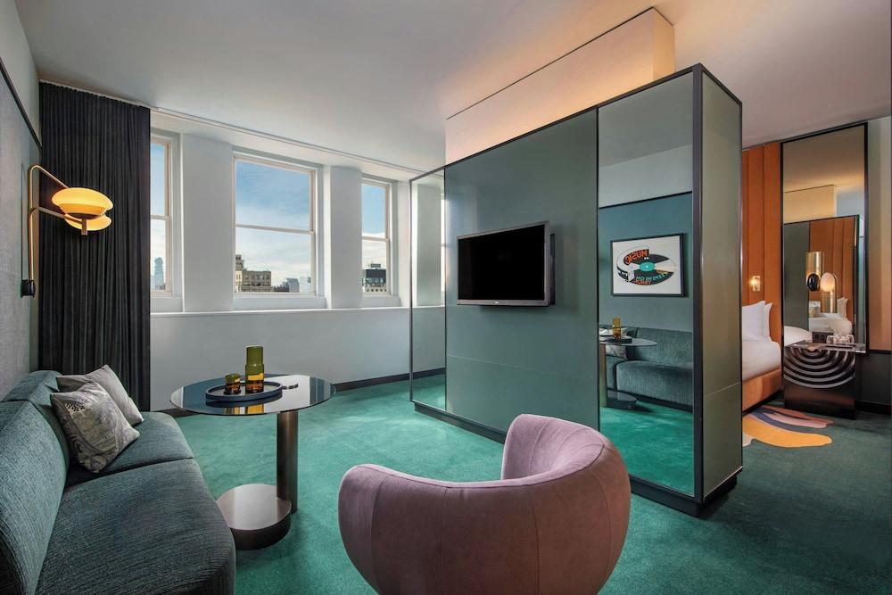 W New York - Union Square Room Type - Deluxe Suite, 1 King Bed
