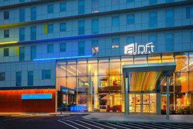 Aloft New York LaGuardia Airport - Tap to explore photos